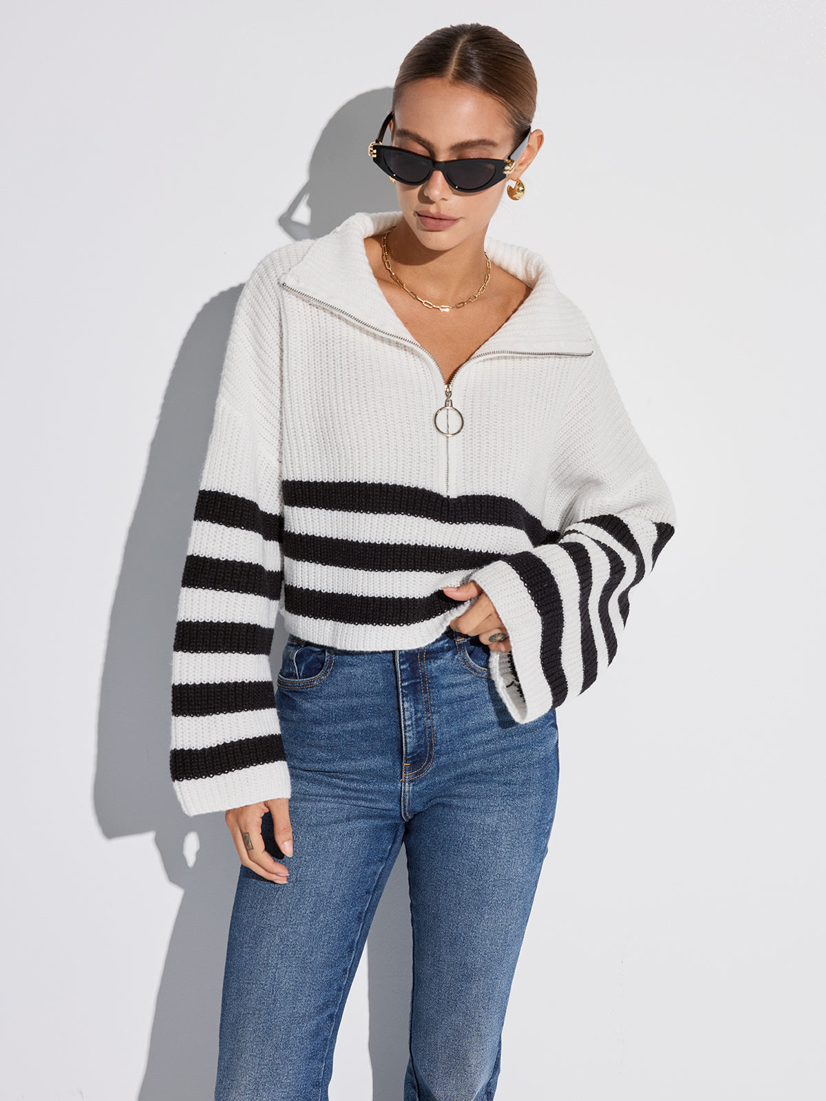 Oversize-Sweater mit halbem Reißverschluss und Streifen