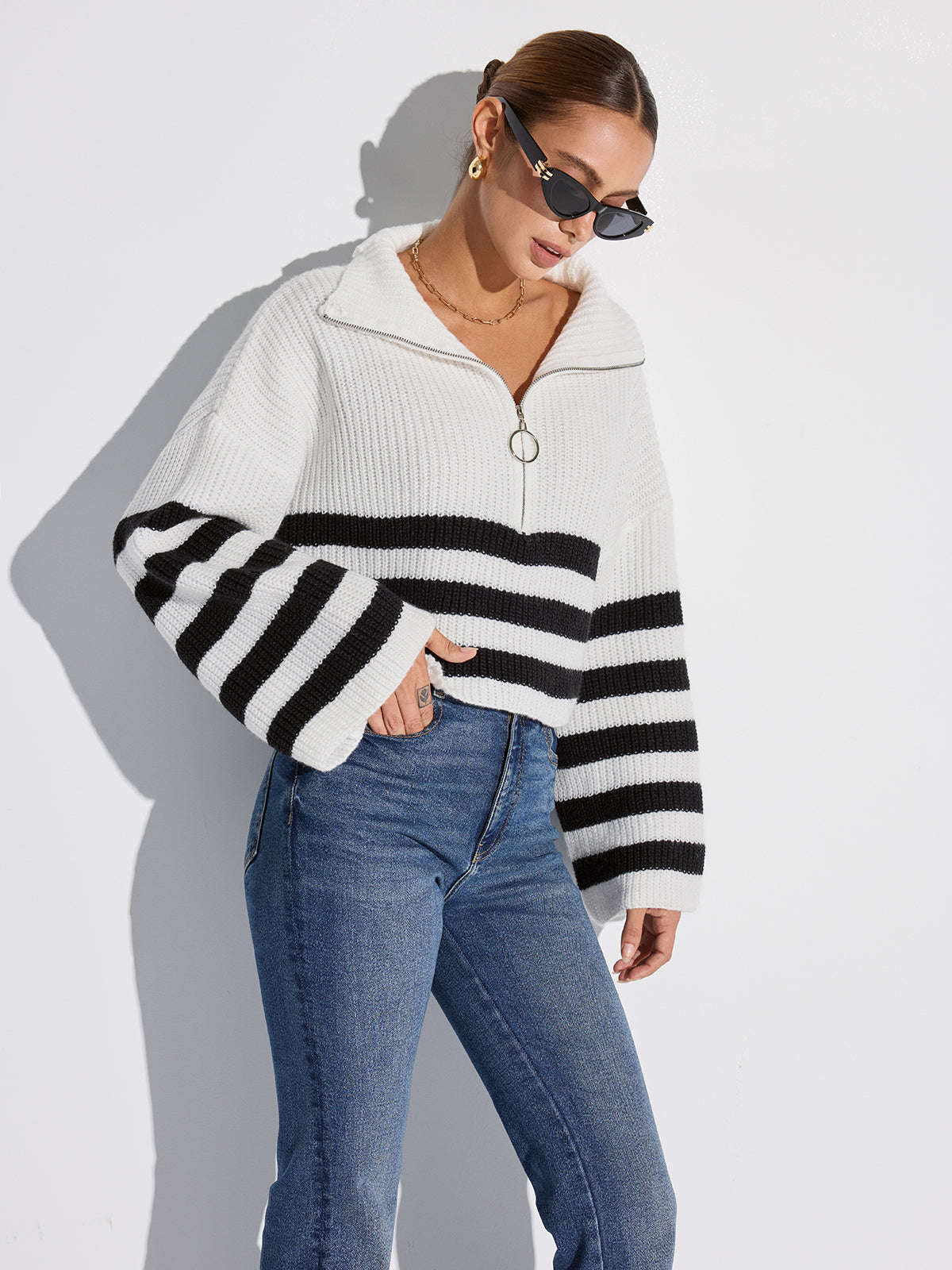 Oversize-Sweater mit halbem Reißverschluss und Streifen