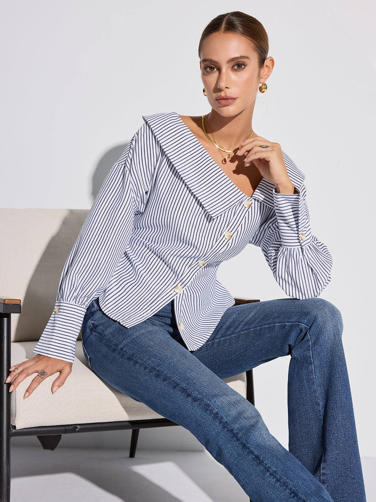 Chemise boutonnée à rayures et patte de boutonnage asymétrique