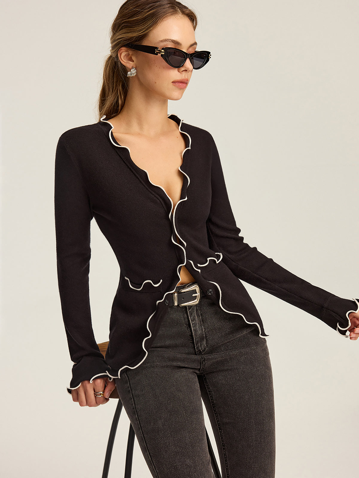 Contrast Scallop Trim Knit Top