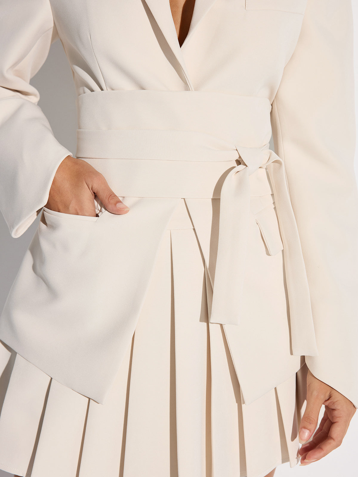 Taillierter Blazer mit Gürtel