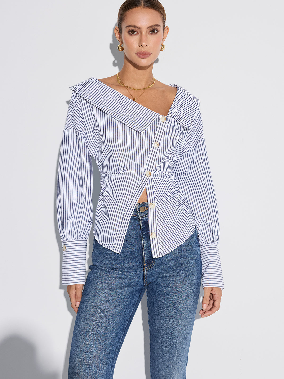 Chemise boutonnée à rayures et patte de boutonnage asymétrique