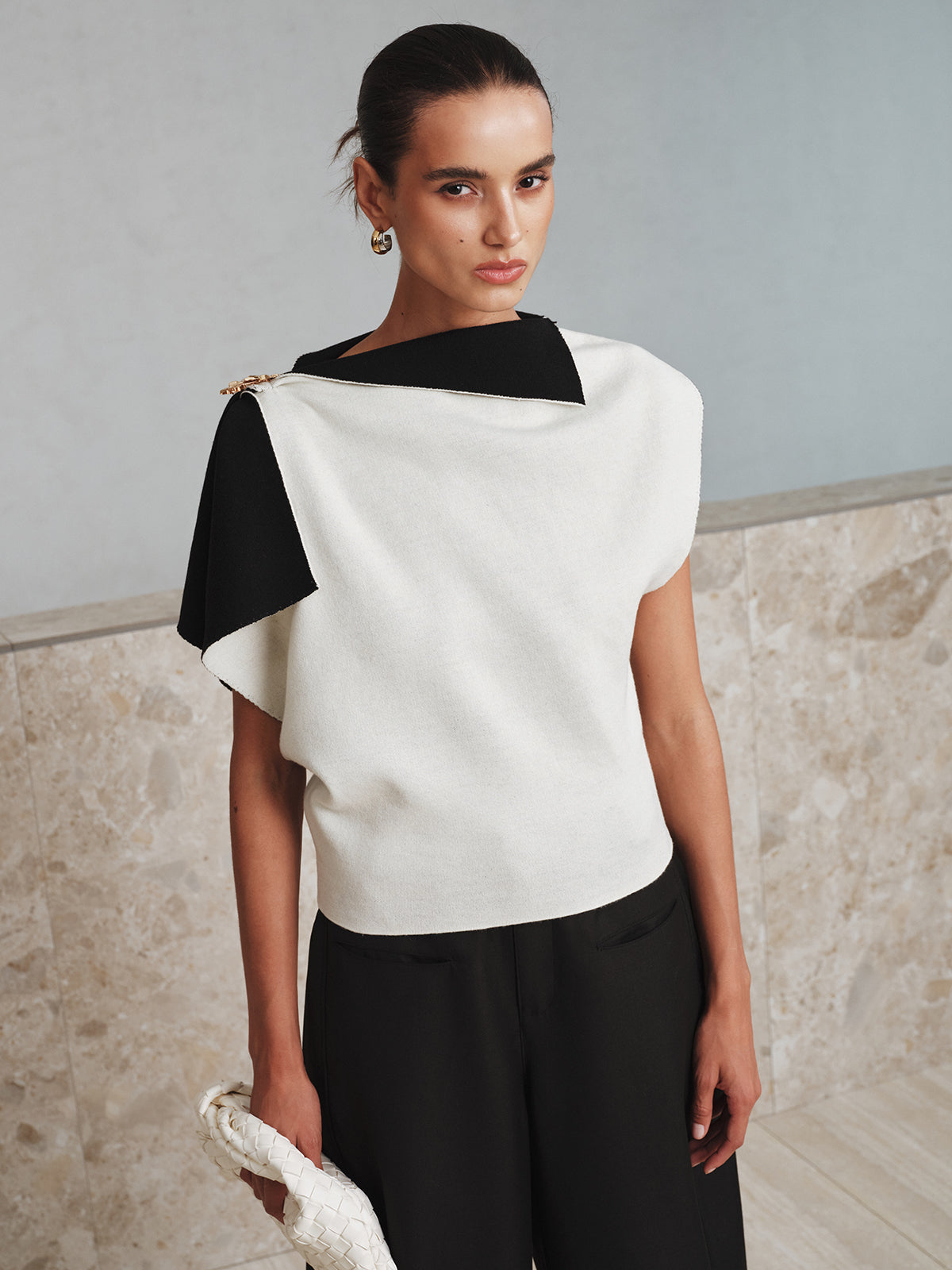 Haut en maille asymétrique color block