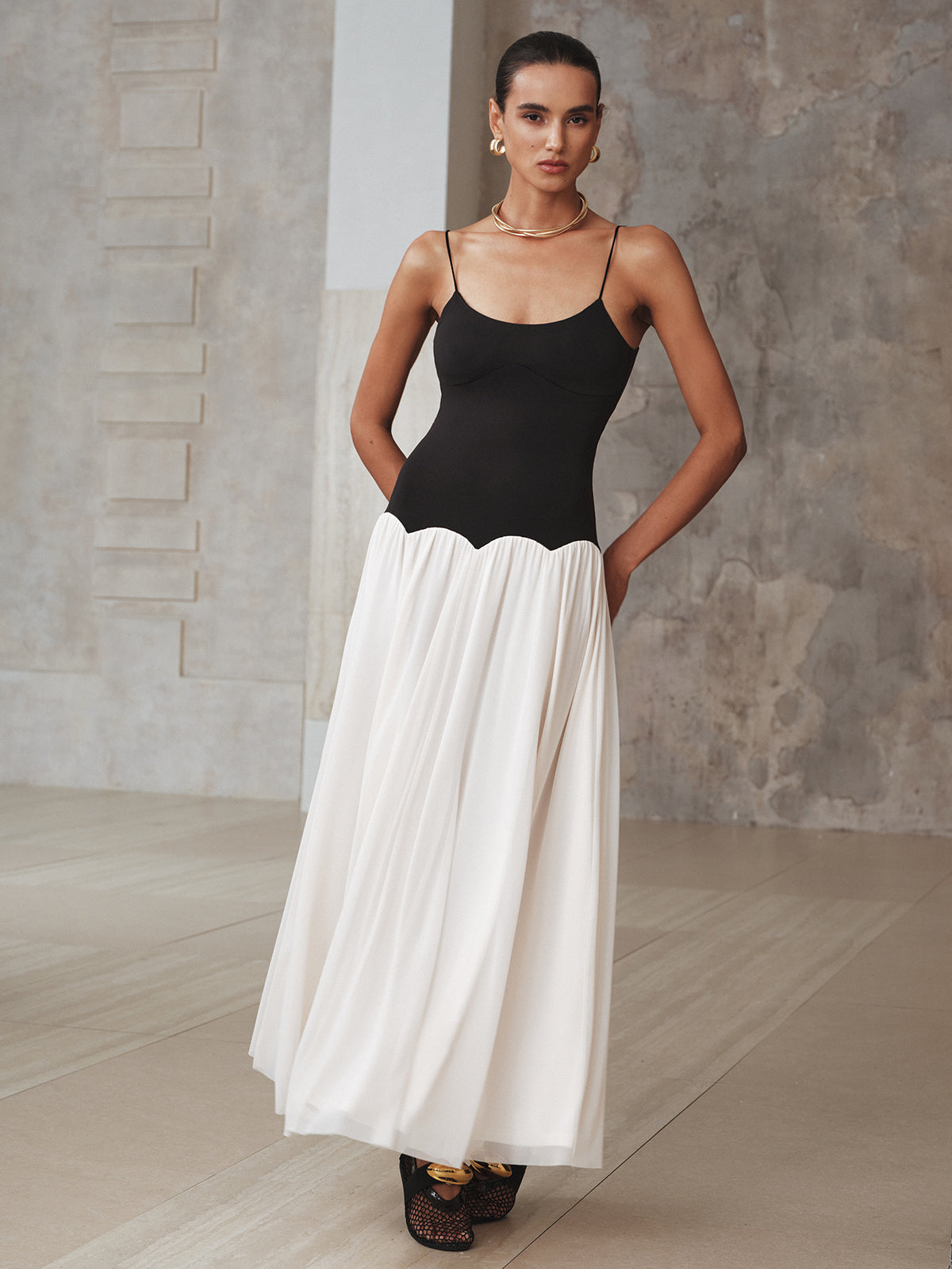 Robe longue à fines bretelles dos nu color block