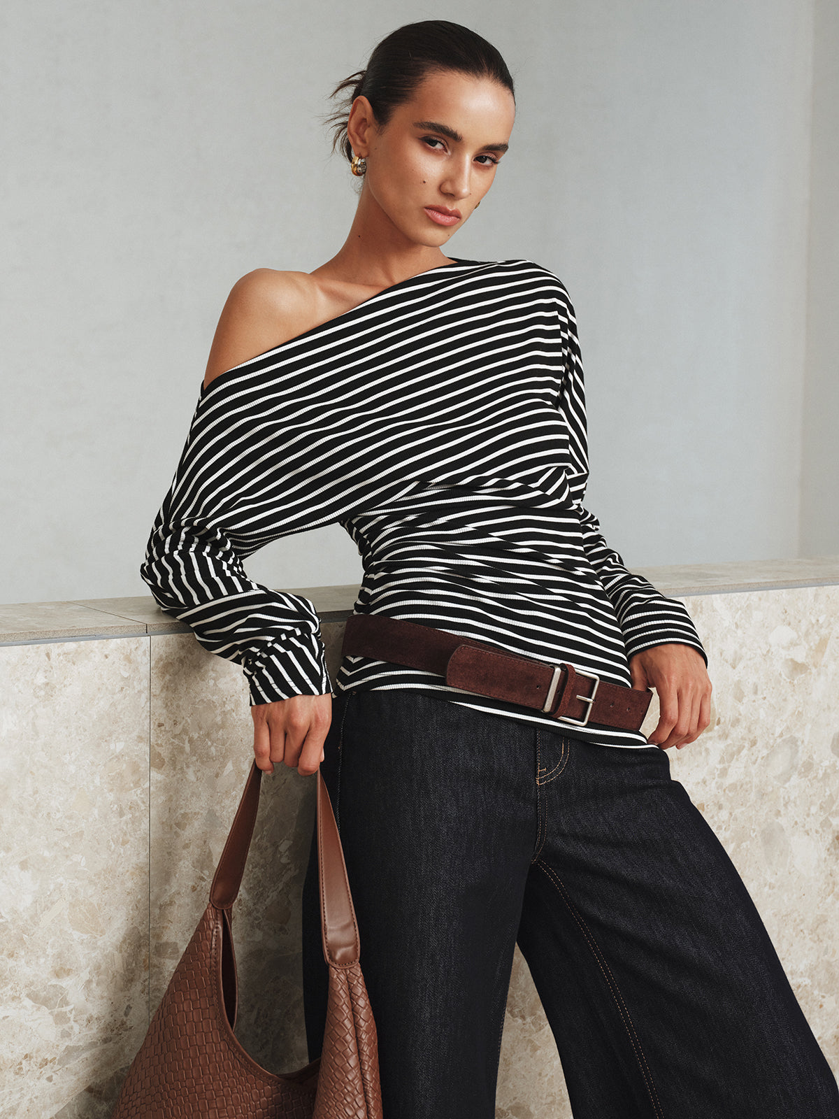 T-shirt asymétrique rayé à une épaule