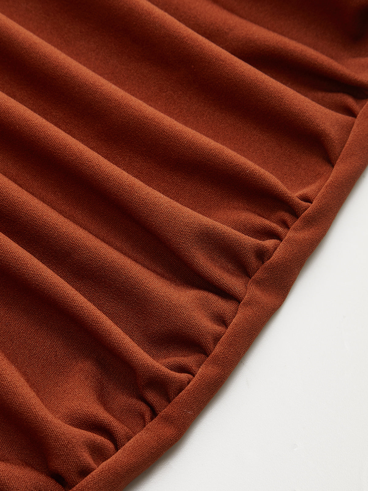 Robe moulante à manches longues froncées