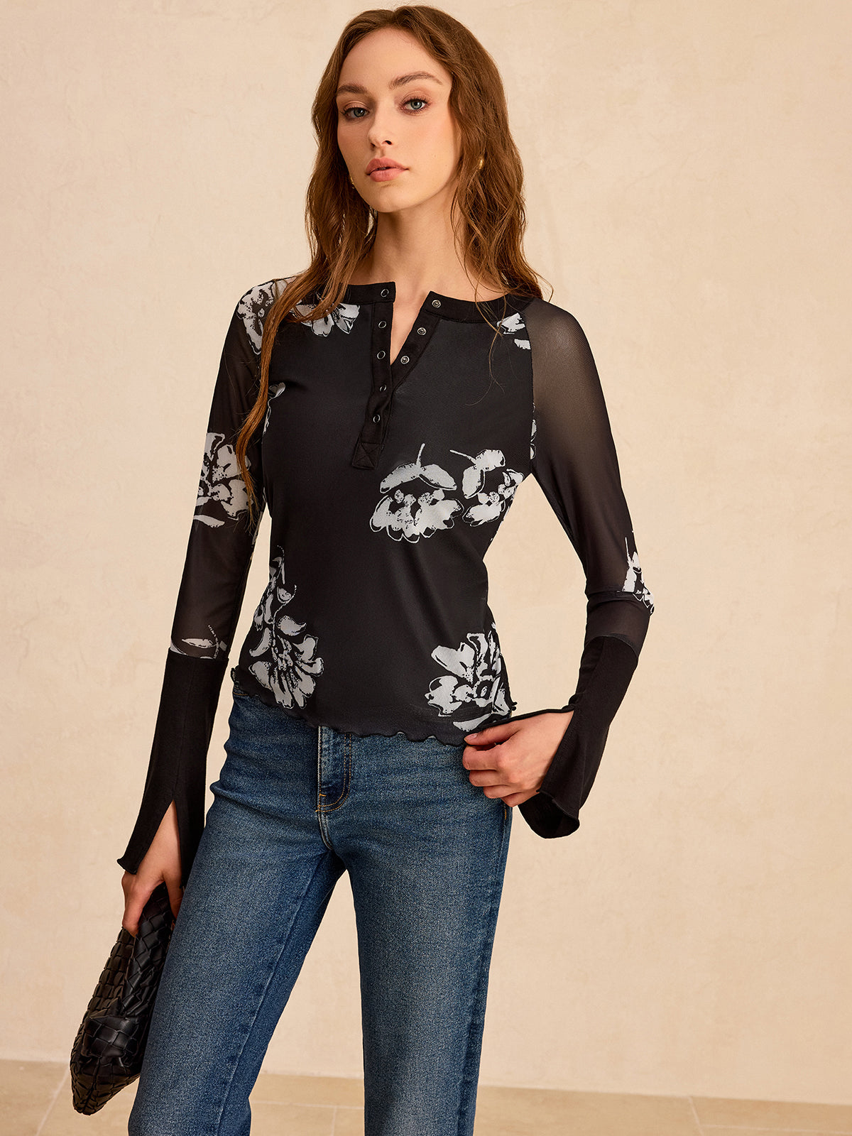 T-Shirt mit Blumenmuster und Mesh-Ärmeln