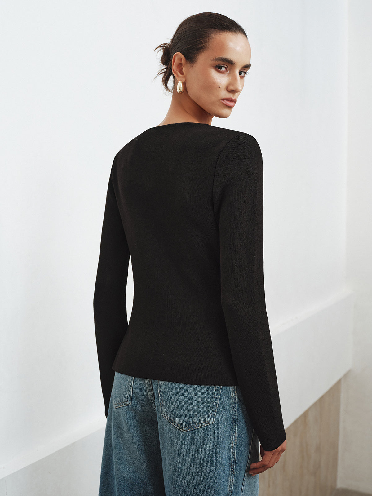 Asymmetrische Strickjacke mit Knopfleiste