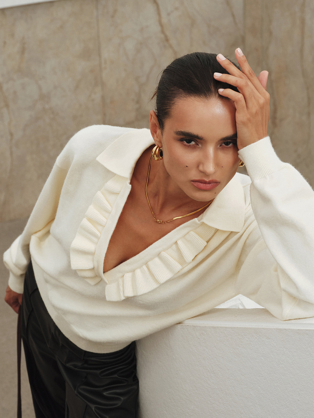 Ruffled Collared V-Neck Knit Top