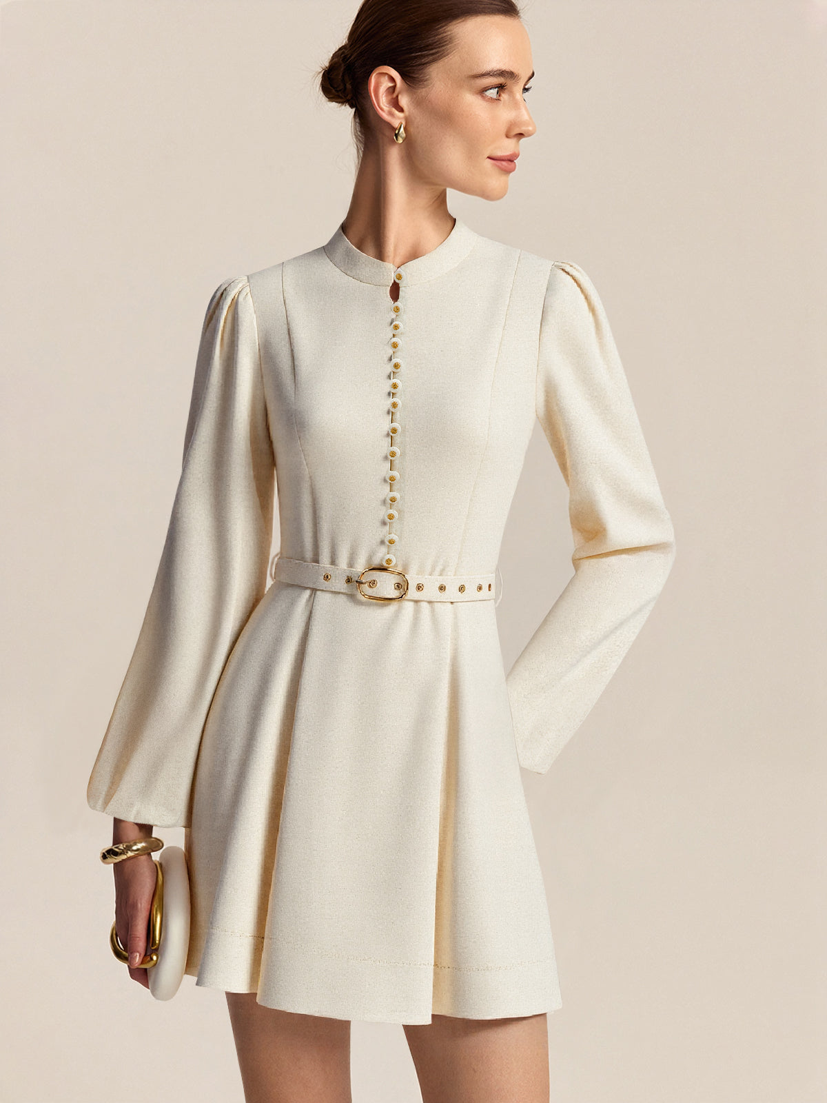 Mini-robe boutonnée ceinturée en coton et lin