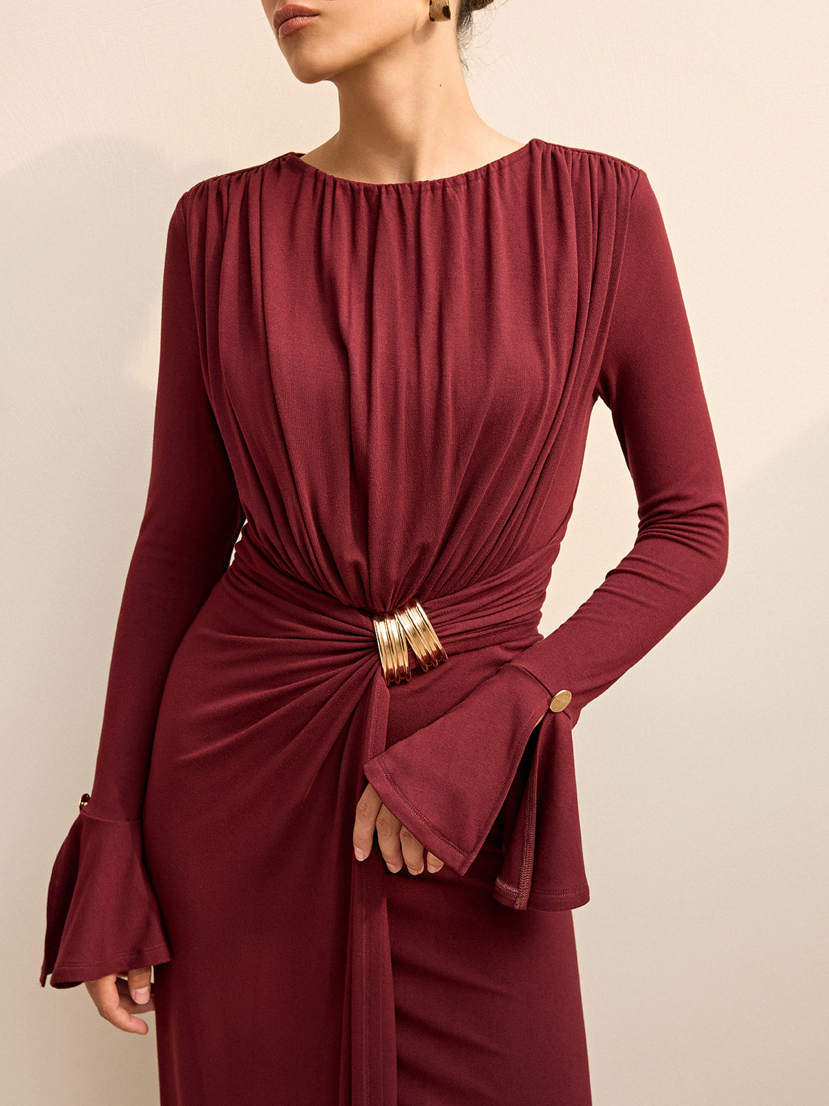 Langärmeliges drapiertes Maxikleid
