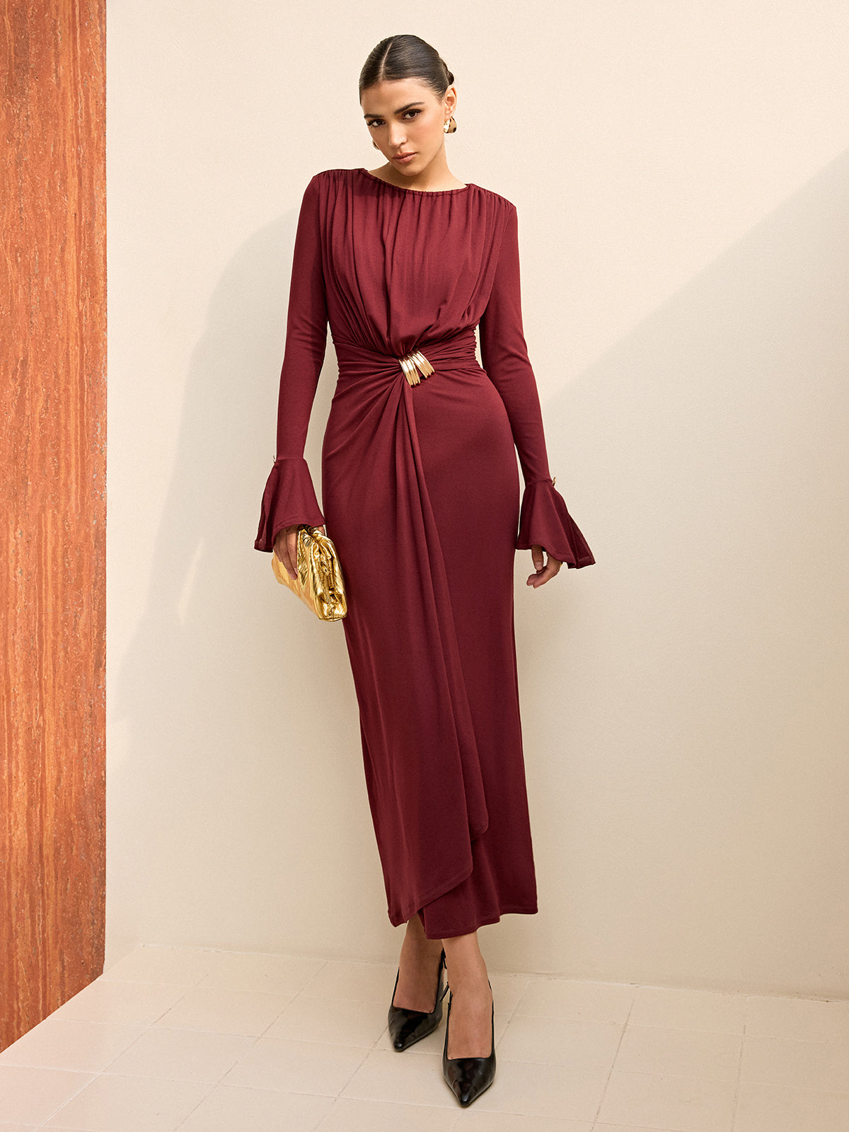 Langärmeliges drapiertes Maxikleid