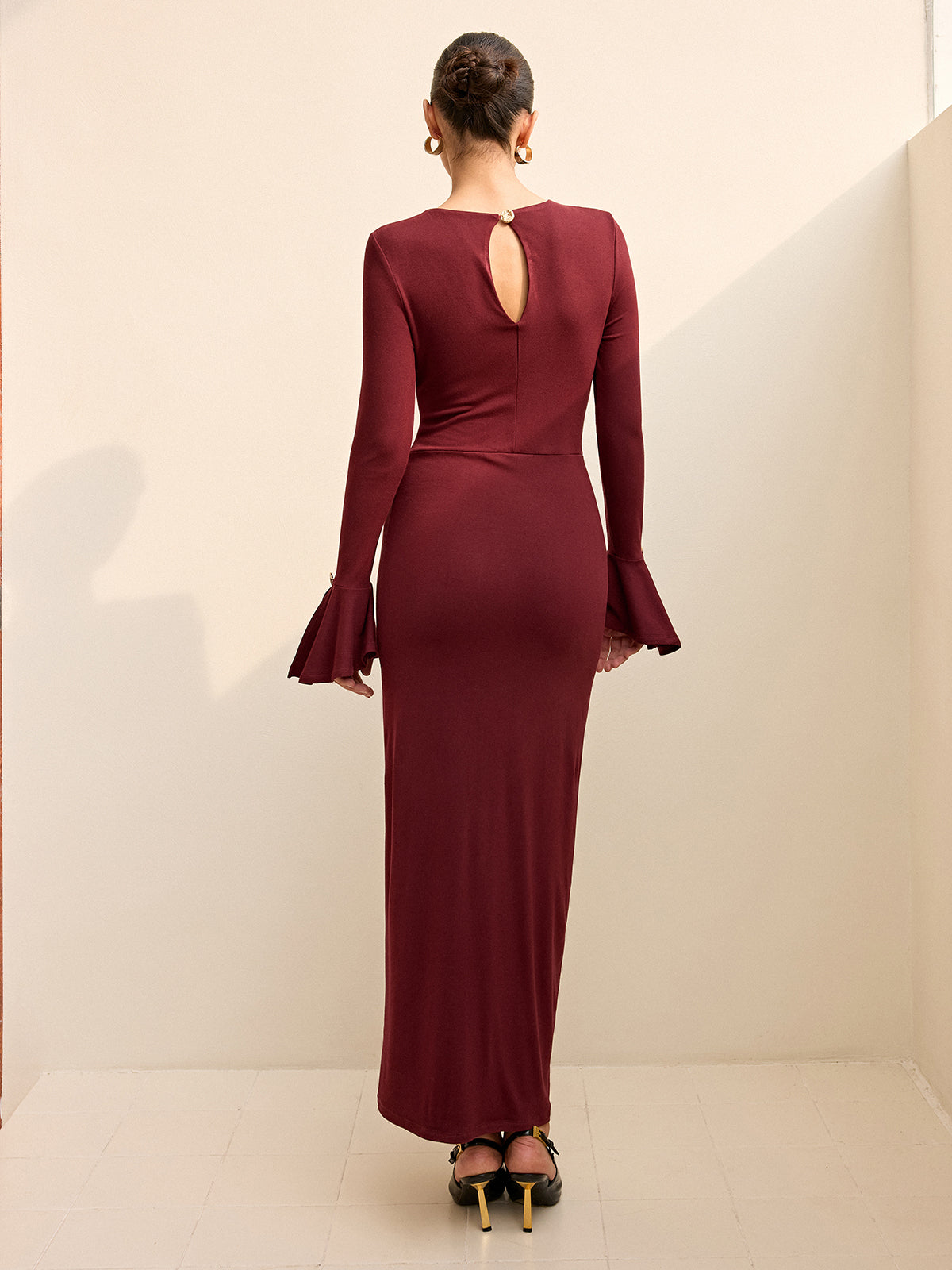 Langärmeliges drapiertes Maxikleid