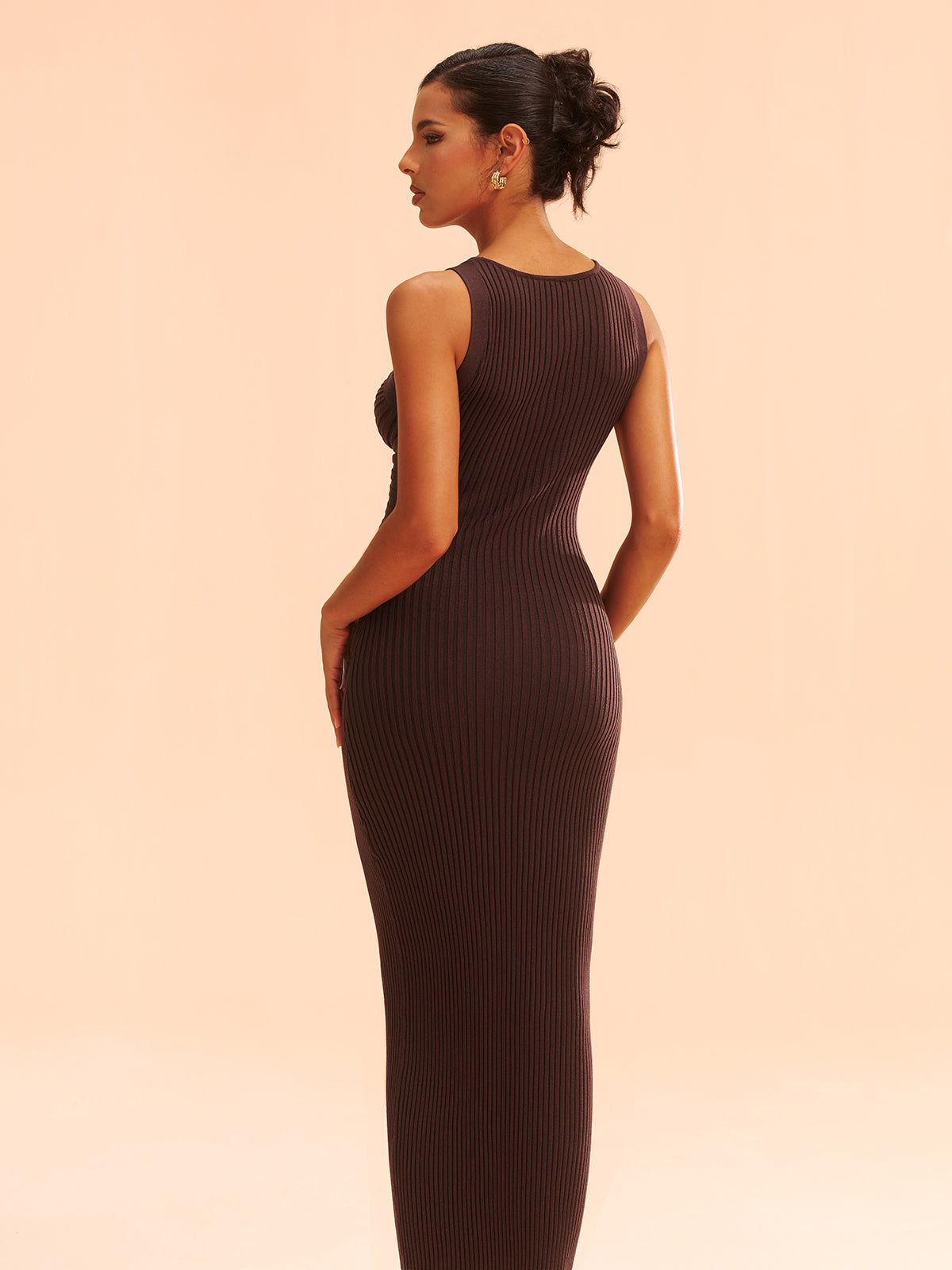 Robe midi moulante en maille côtelée avec découpes