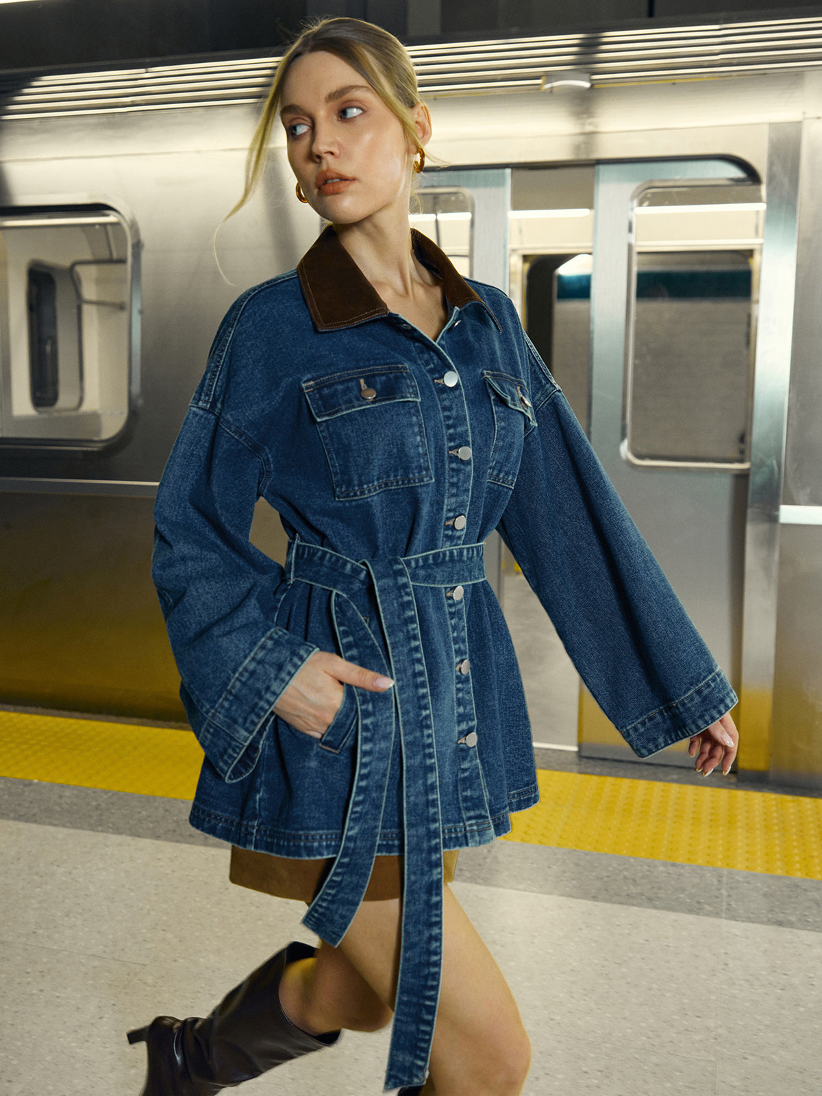 Jeansjacke mit Revers und Gürtel