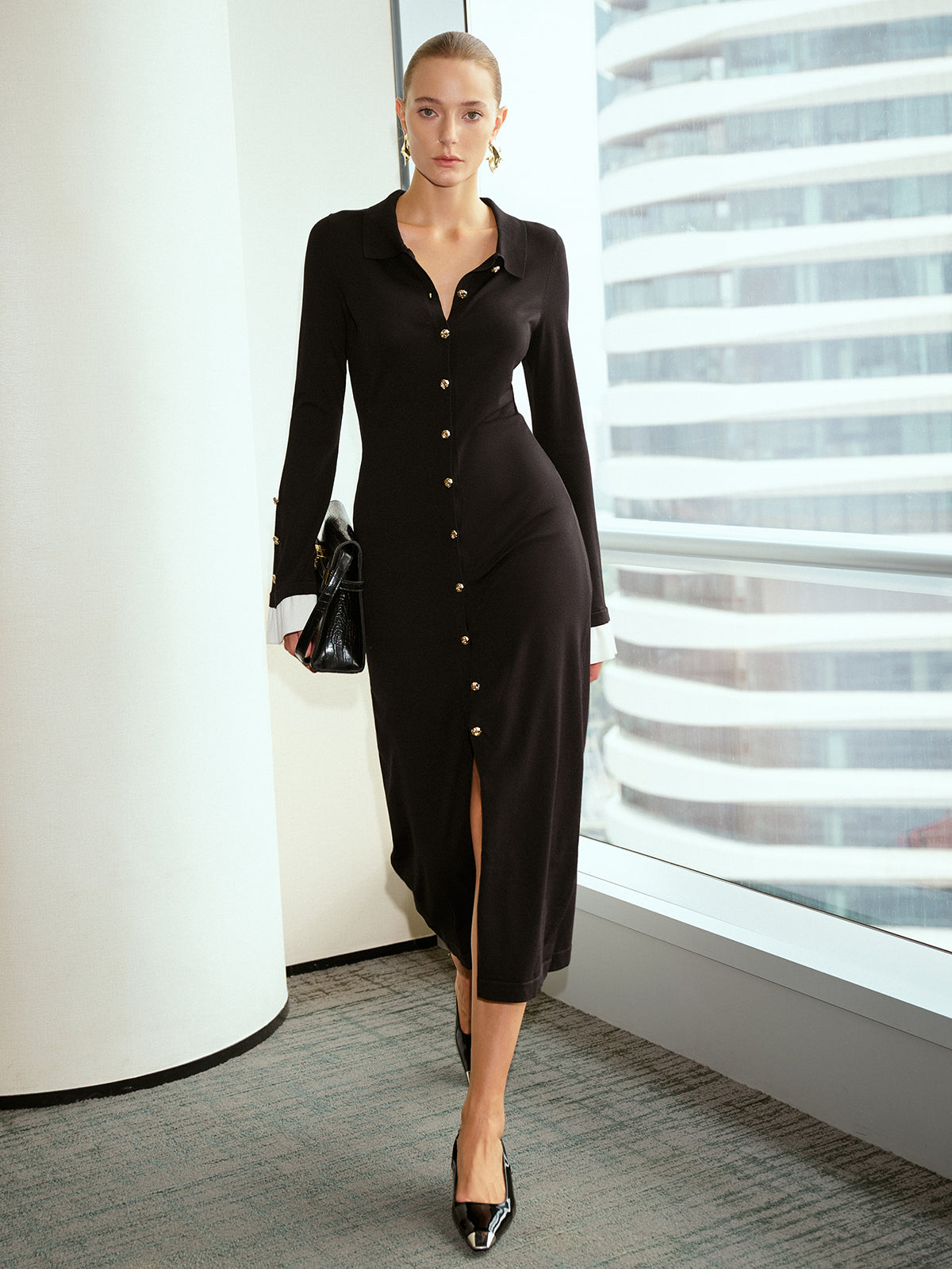 Robe-chemise boutonnée en métal à revers évasés contrastants