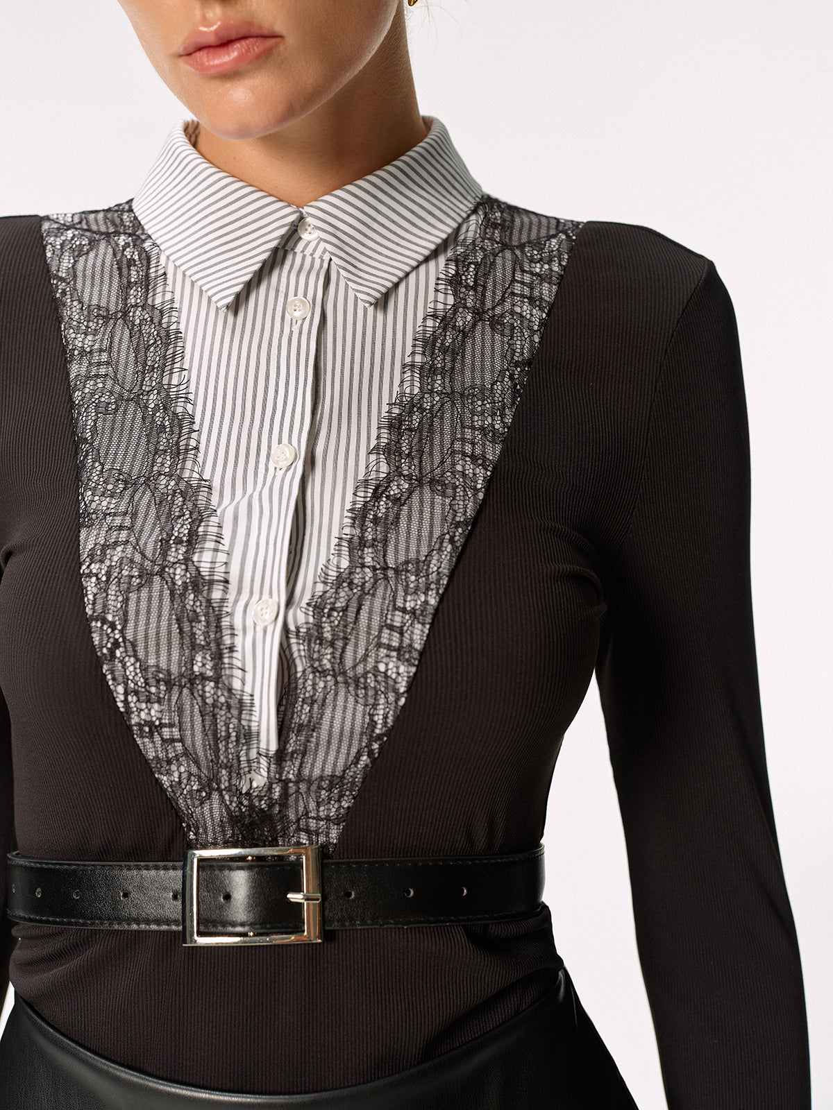 Chemise 2 en 1 à rayures, col et bordure en dentelle, sans ceinture