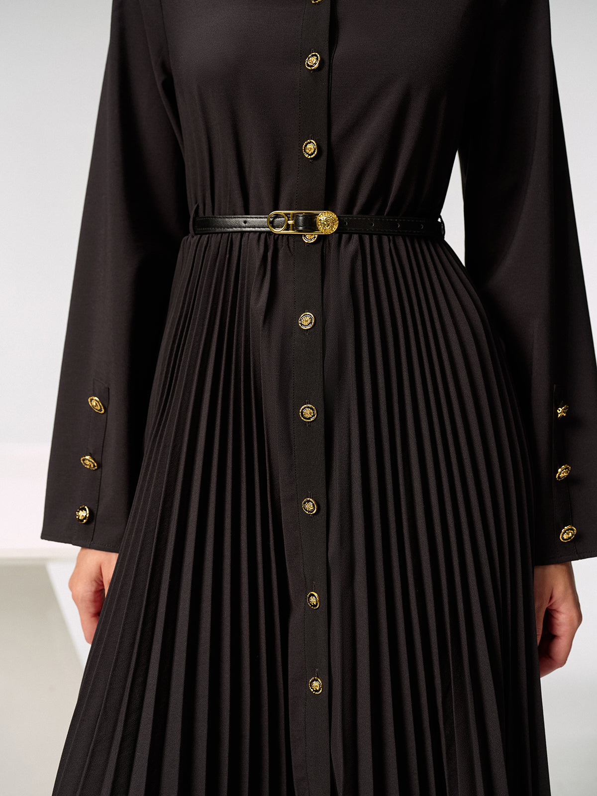Robe Chemise Plissée Ceinturée à Boutons Métalliques