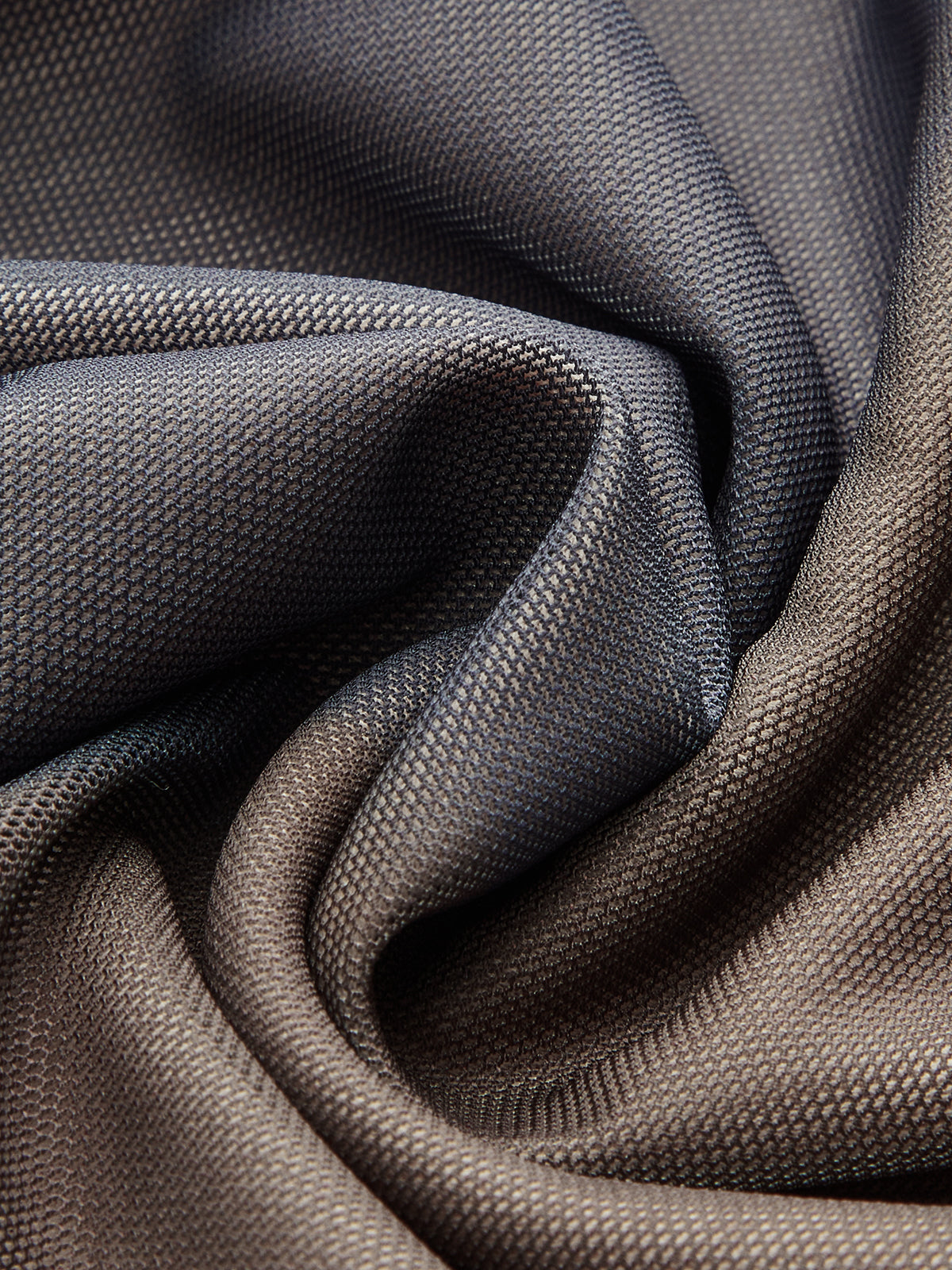 Robe longue maxi à manches longues et fronces en maille ombrée