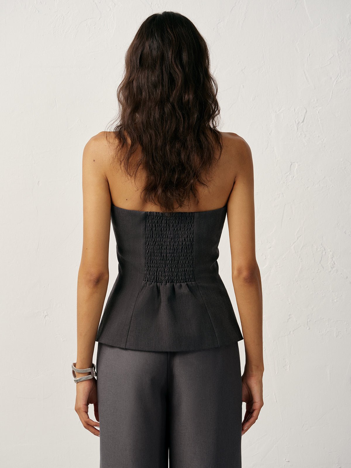 Débardeur bustier zippé à découpes