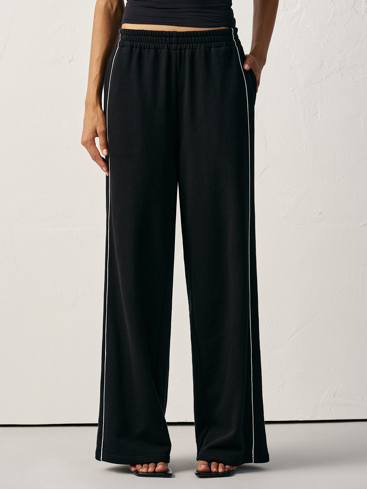 Sweatpants aus Baumwollmischung mit mittelhohem Bund und Seitenstreifen