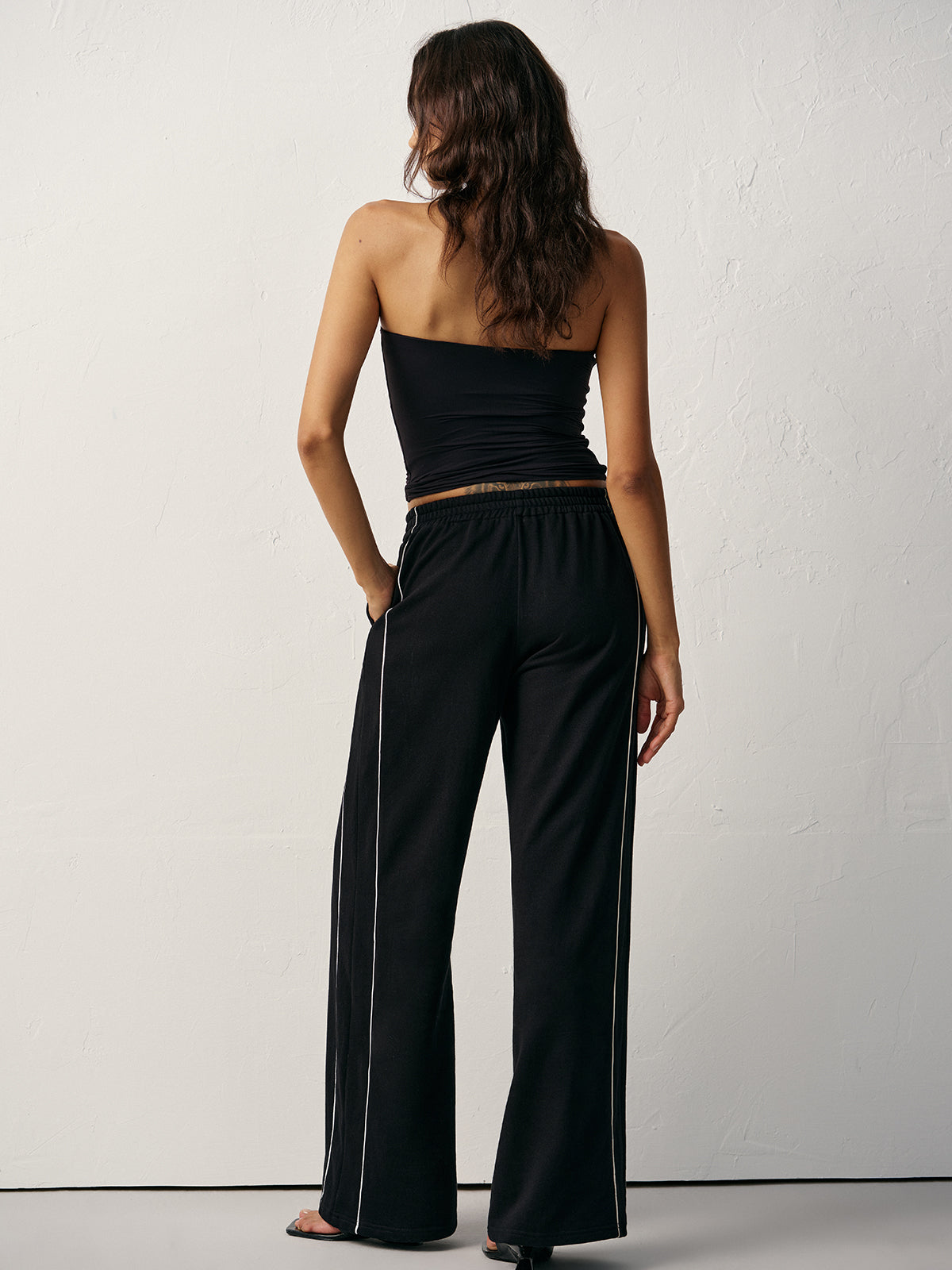 Sweatpants aus Baumwollmischung mit mittelhohem Bund und Seitenstreifen