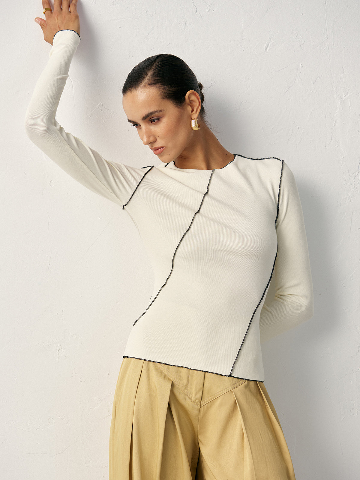Contrast Piping Ribbed Knit Top
