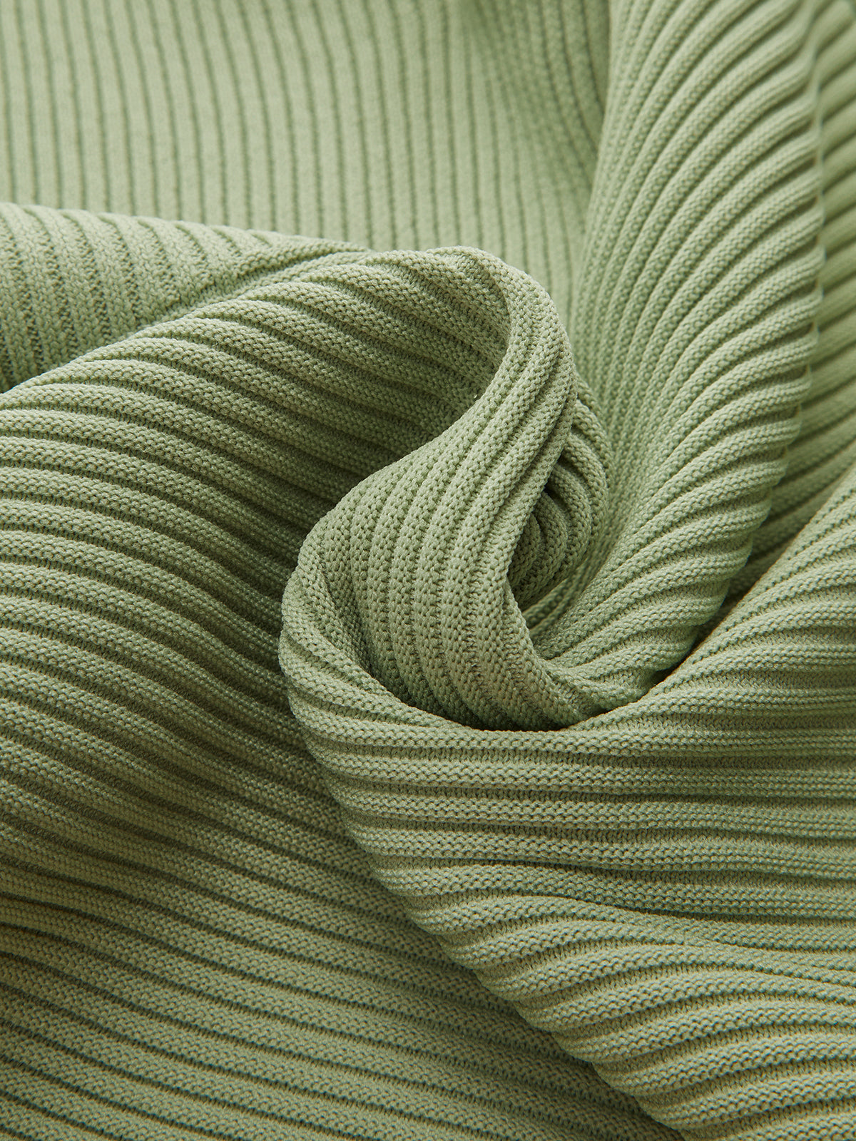 Pull en maille texturée à col en V et ourlet asymétrique