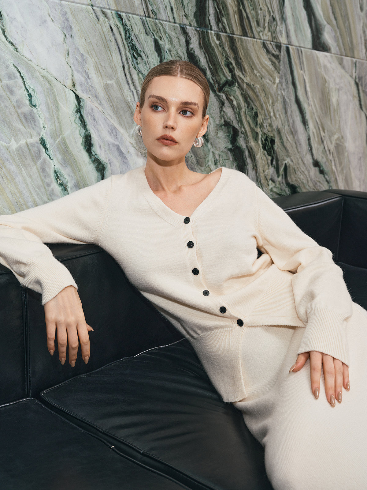 Ensemble cardigan en maille boutonné à col en V et jupe longue