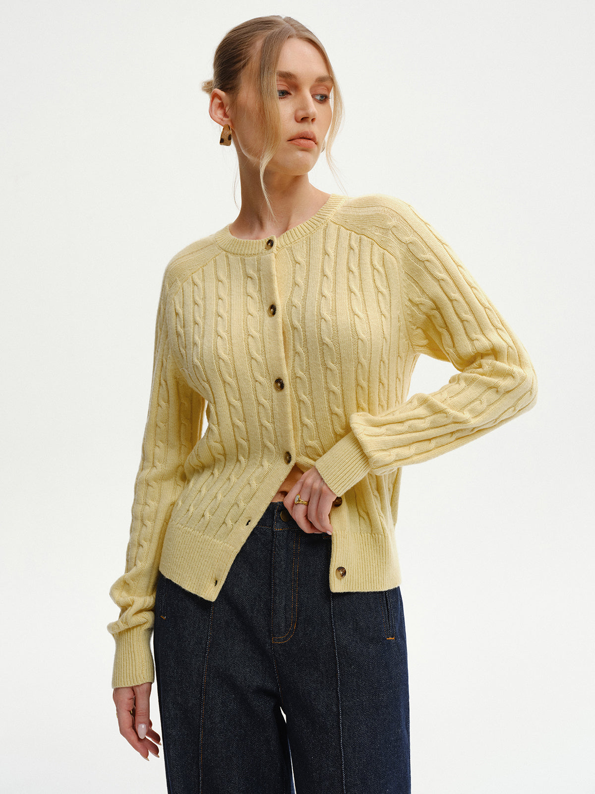 Gilet boutonné à maille torsadée