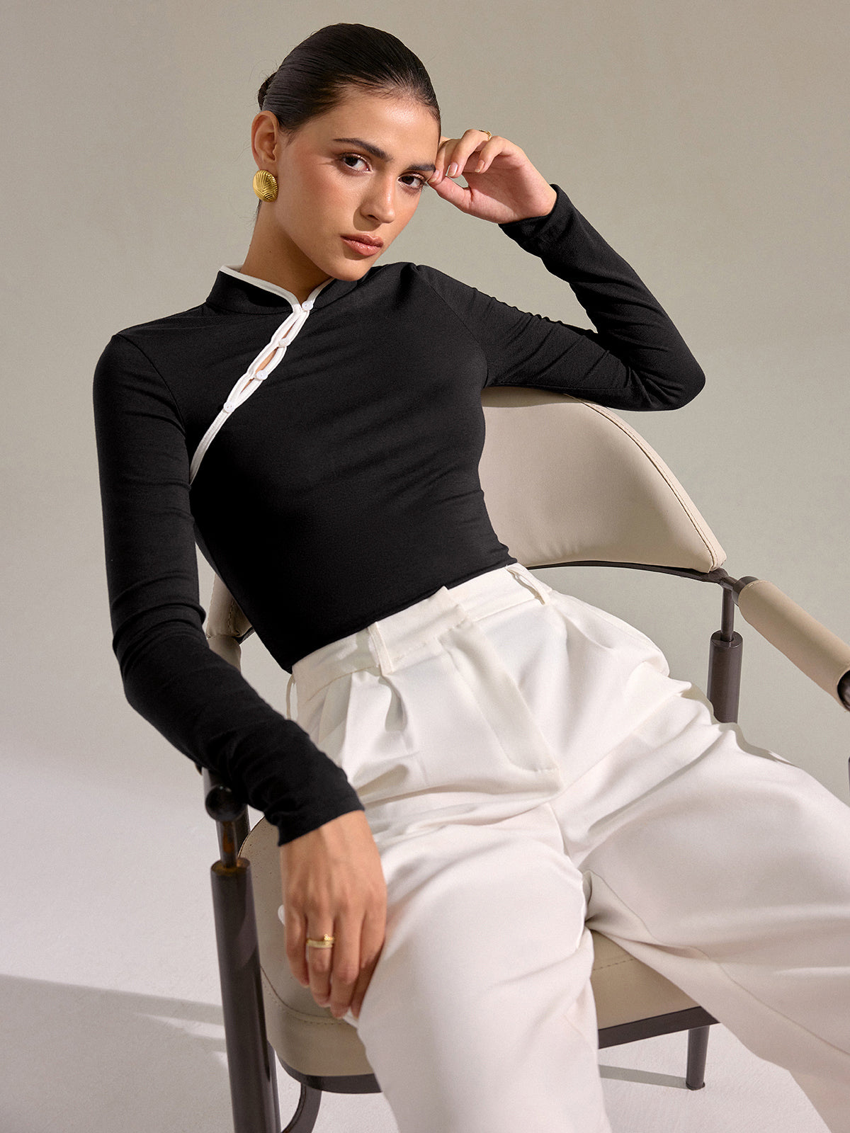 Contrast Trim Mandarin Collar Fitted T-Shirt