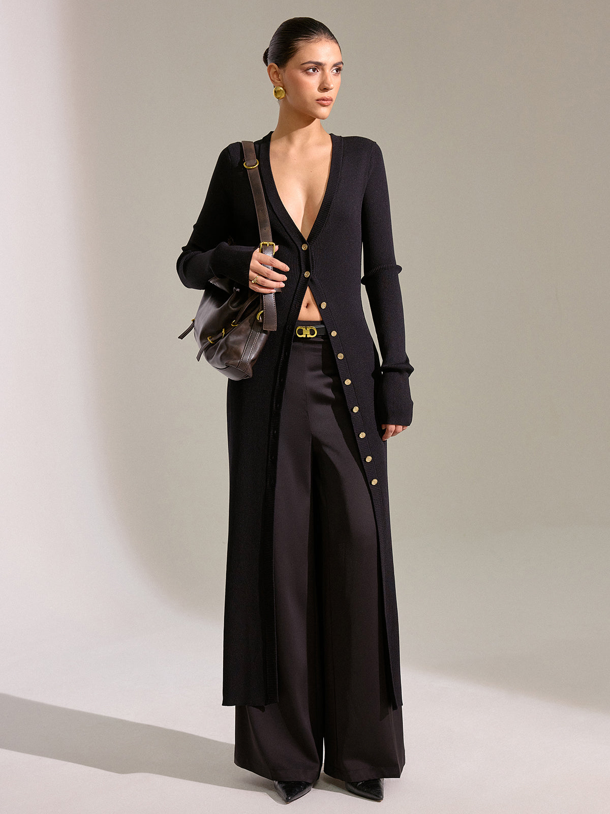 Robe longue en maille avec cardigan et boutons métalliques