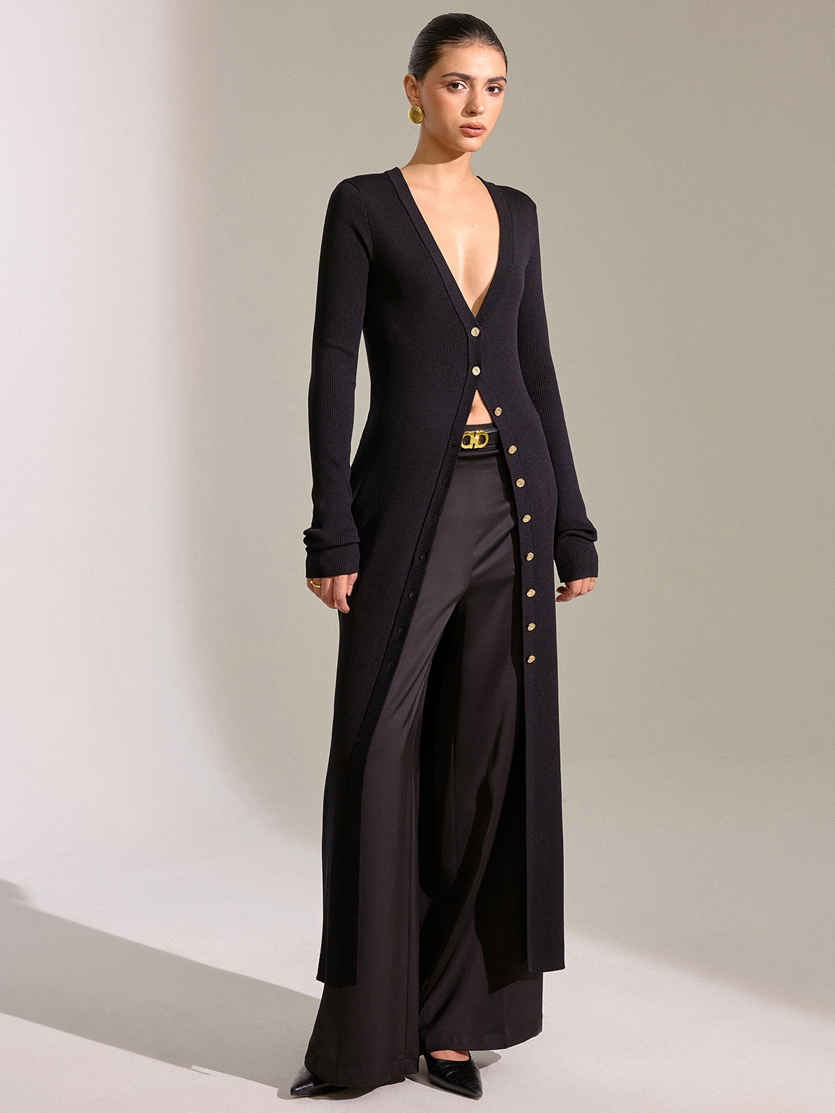 Robe longue en maille avec cardigan et boutons métalliques