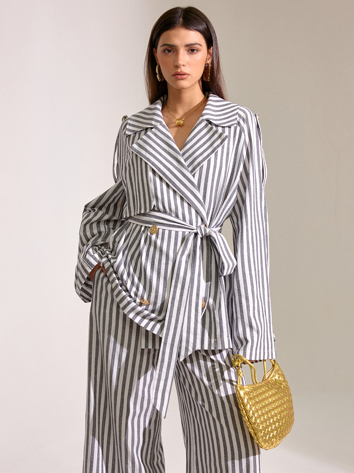 Trench-coat ceinturé en coton rayé