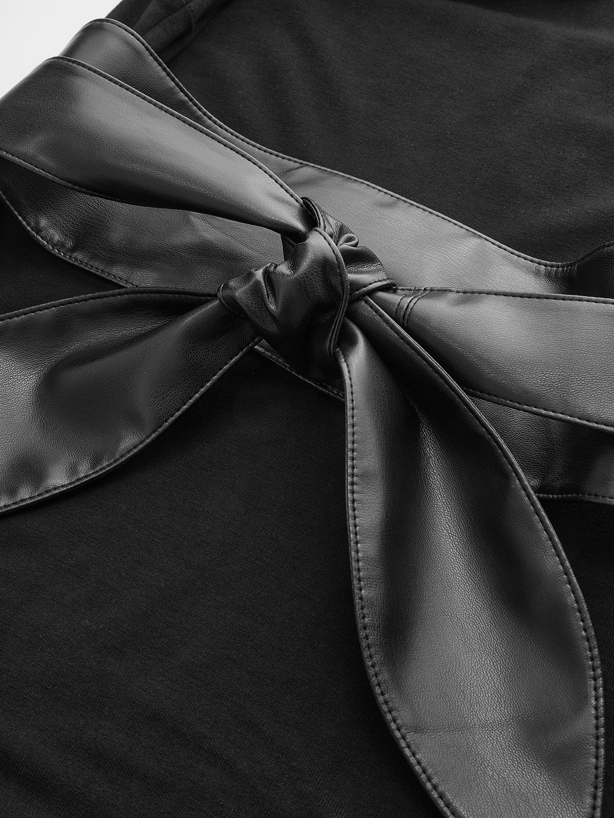 Robe longue à manches longues avec ceinture large