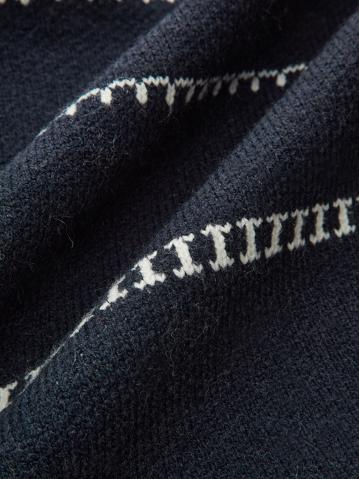 Strickjacke mit Pferde-Muster, Wollmischung und Fransen