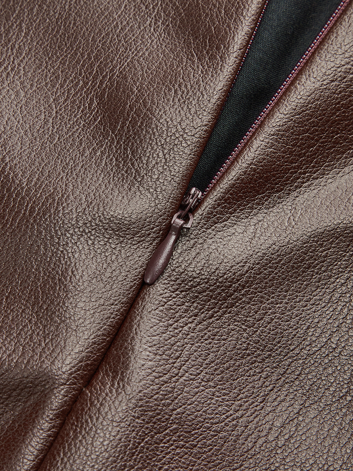 Minirock aus PU-Leder mit Gürtel