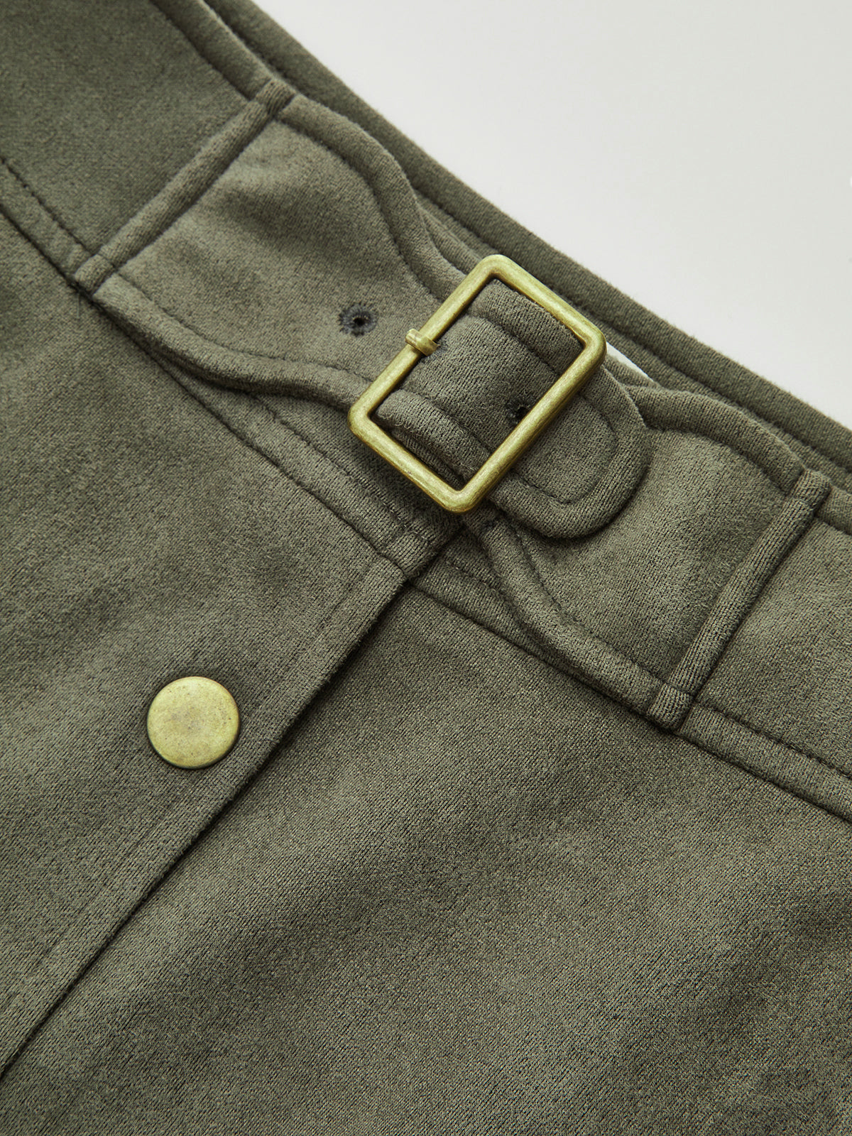 Mini-jupe taille haute boutonnée en suédine