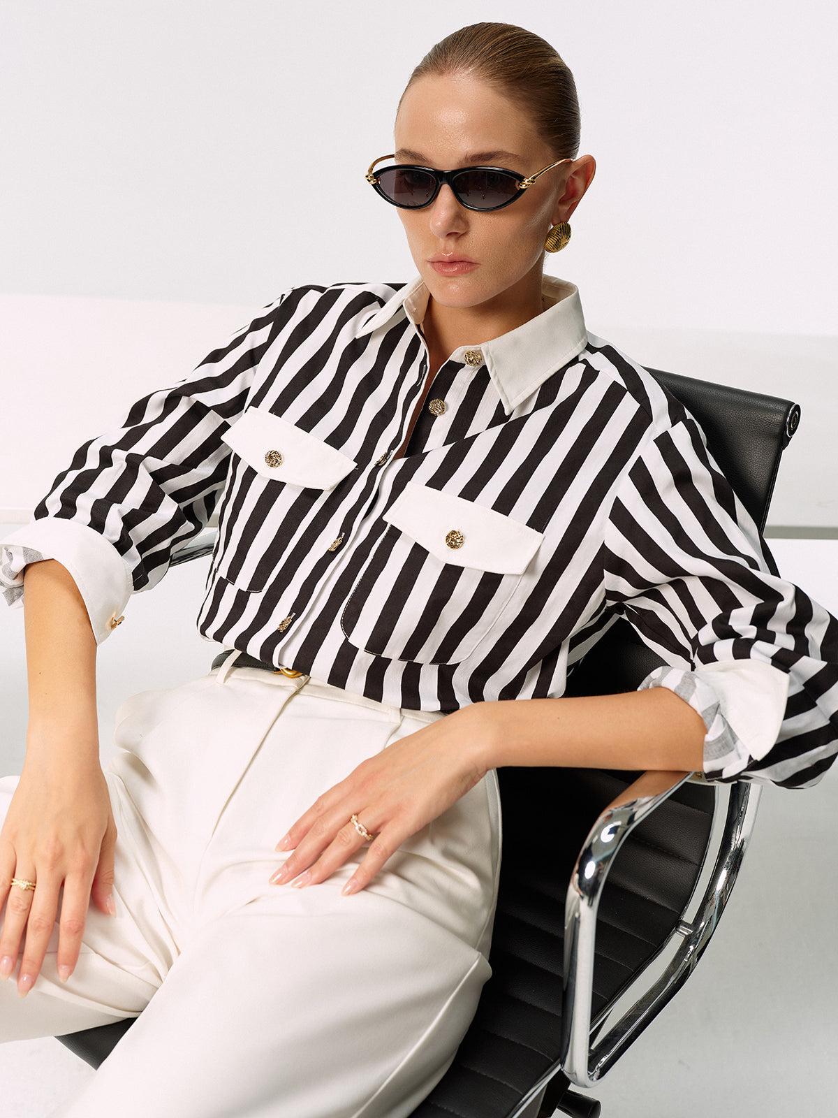 Chemise en mélange de coton rayée avec boutons métalliques