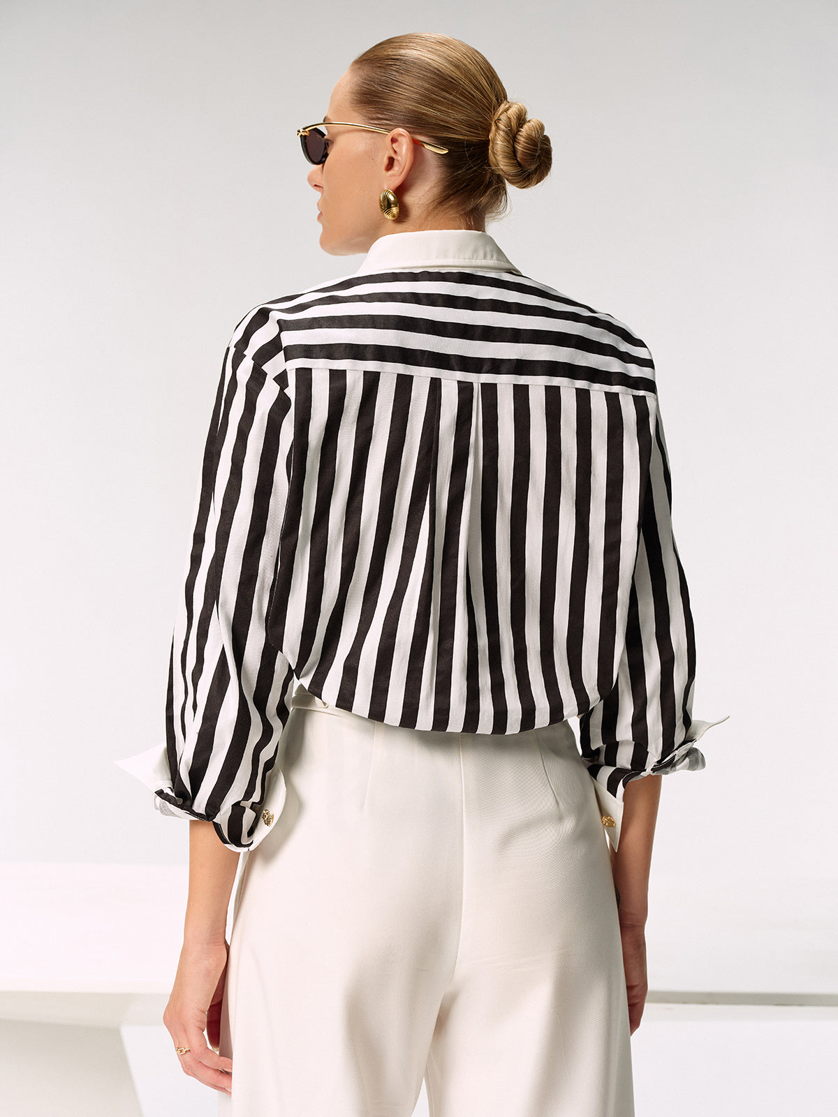 Chemise en mélange de coton rayée avec boutons métalliques
