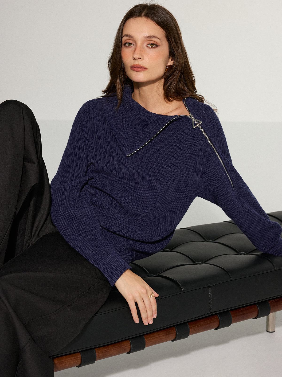 Pullover mit asymmetrischem Seitenreißverschluss