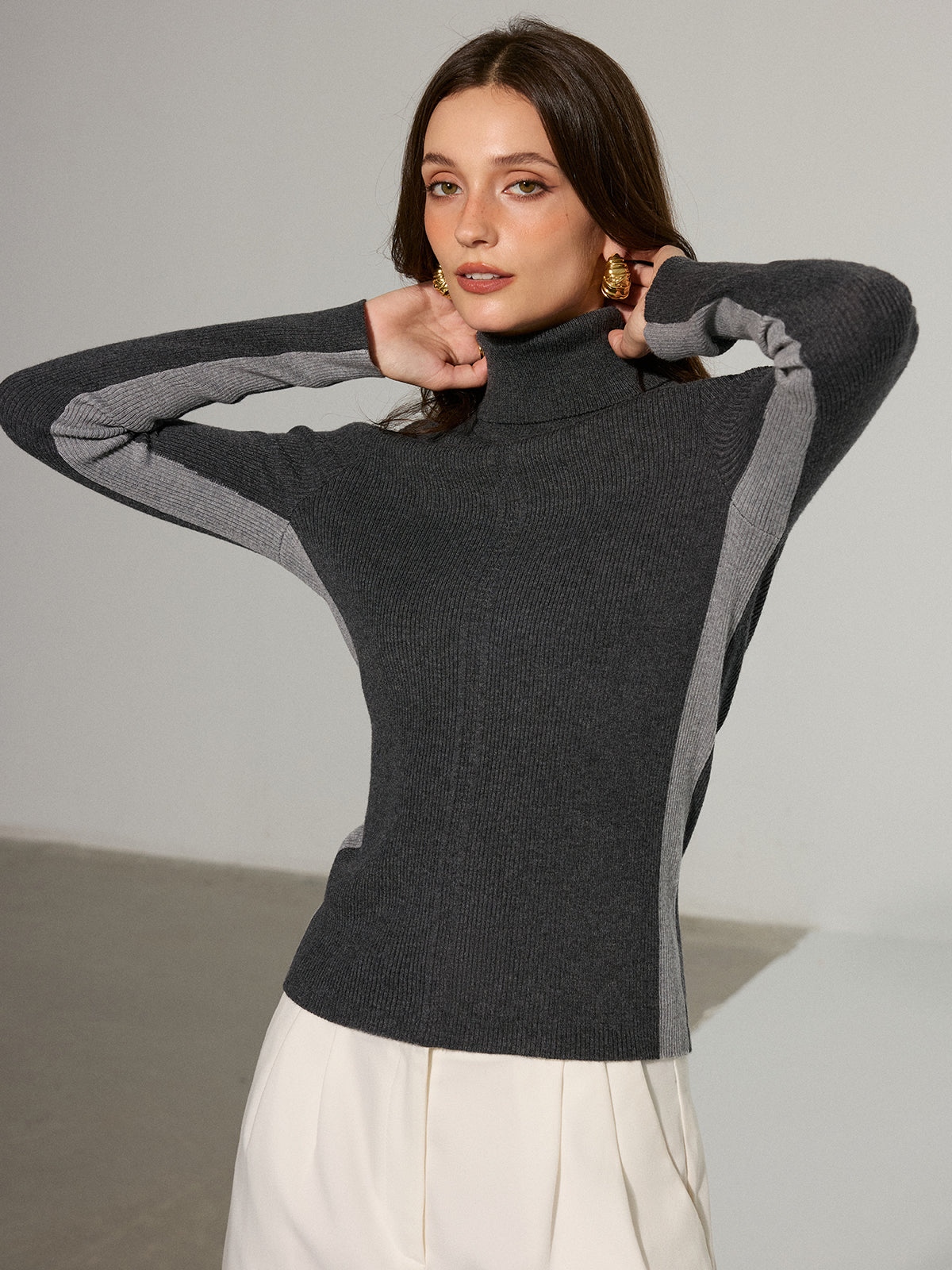 Color-Block Turtleneck Wool Blend Knit Top