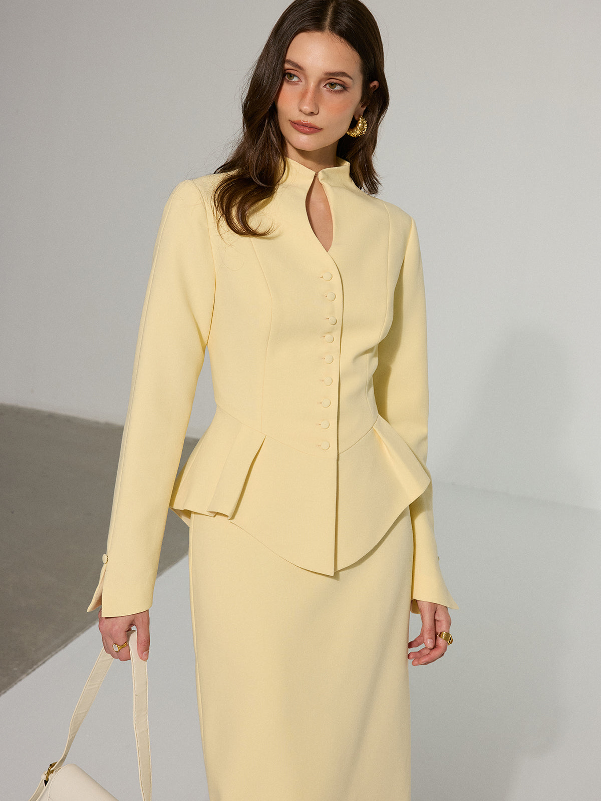 Blazer péplum à encolure goutte d'eau et boutonnage sur le devant