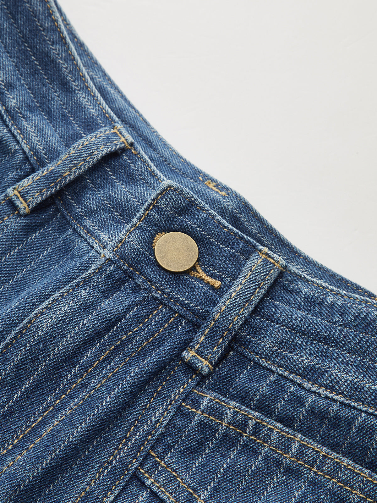 Jean à fines rayures, taille mi-haute, coupe droite