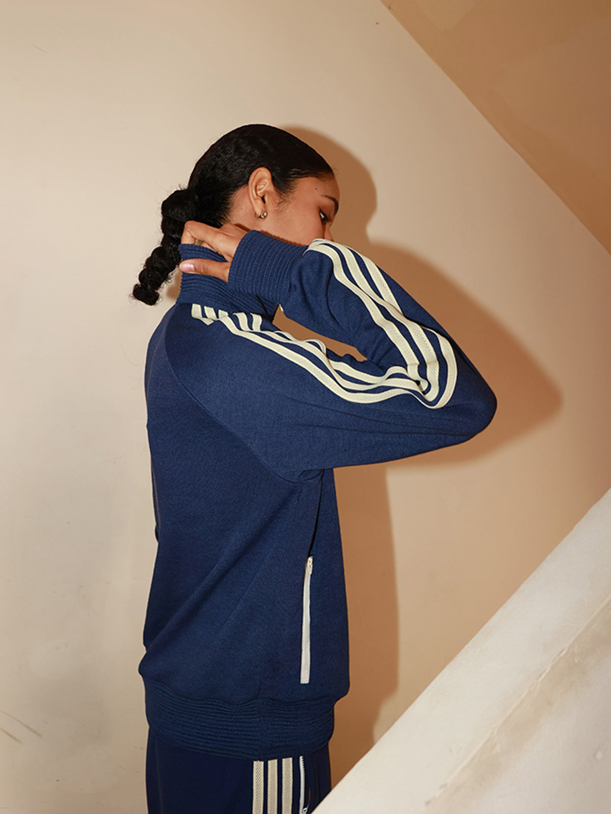 Sweat-shirt zippé à rayures latérales