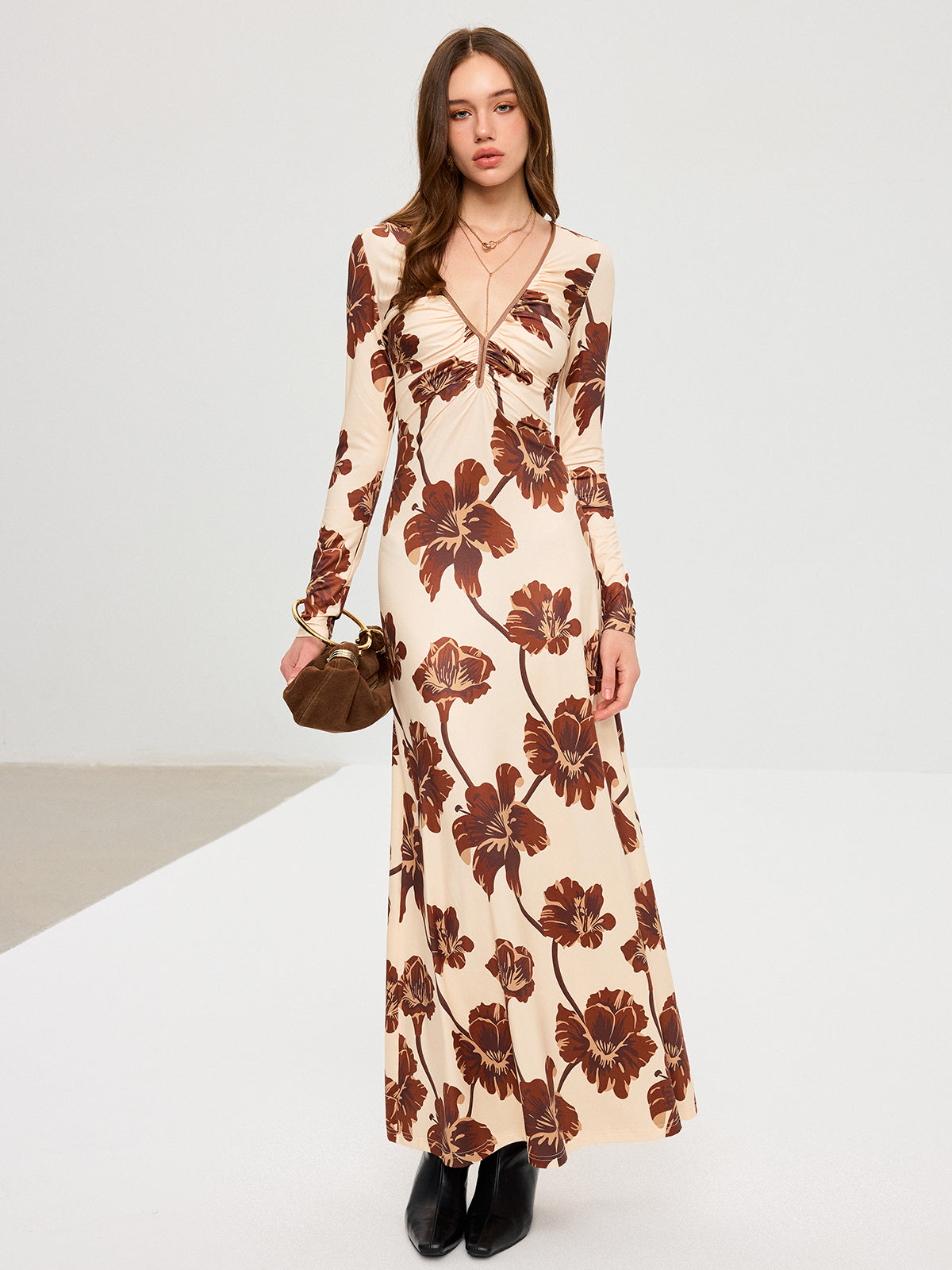 Robe longue à imprimé floral et col en V