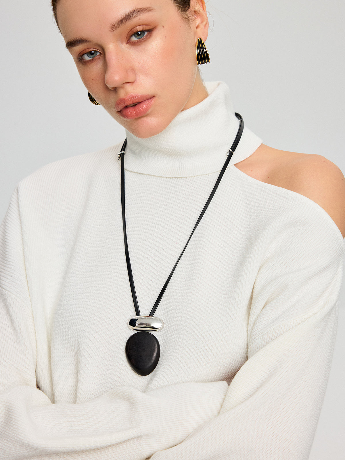 Black Ebony and Silver Metal PU Leather Necklace