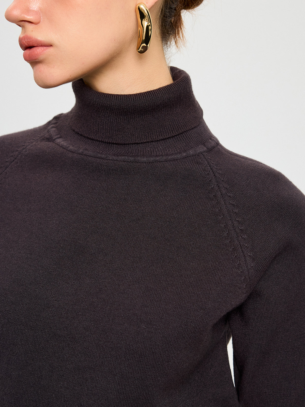 Turtleneck Short Puffed Sleeve Knit Top