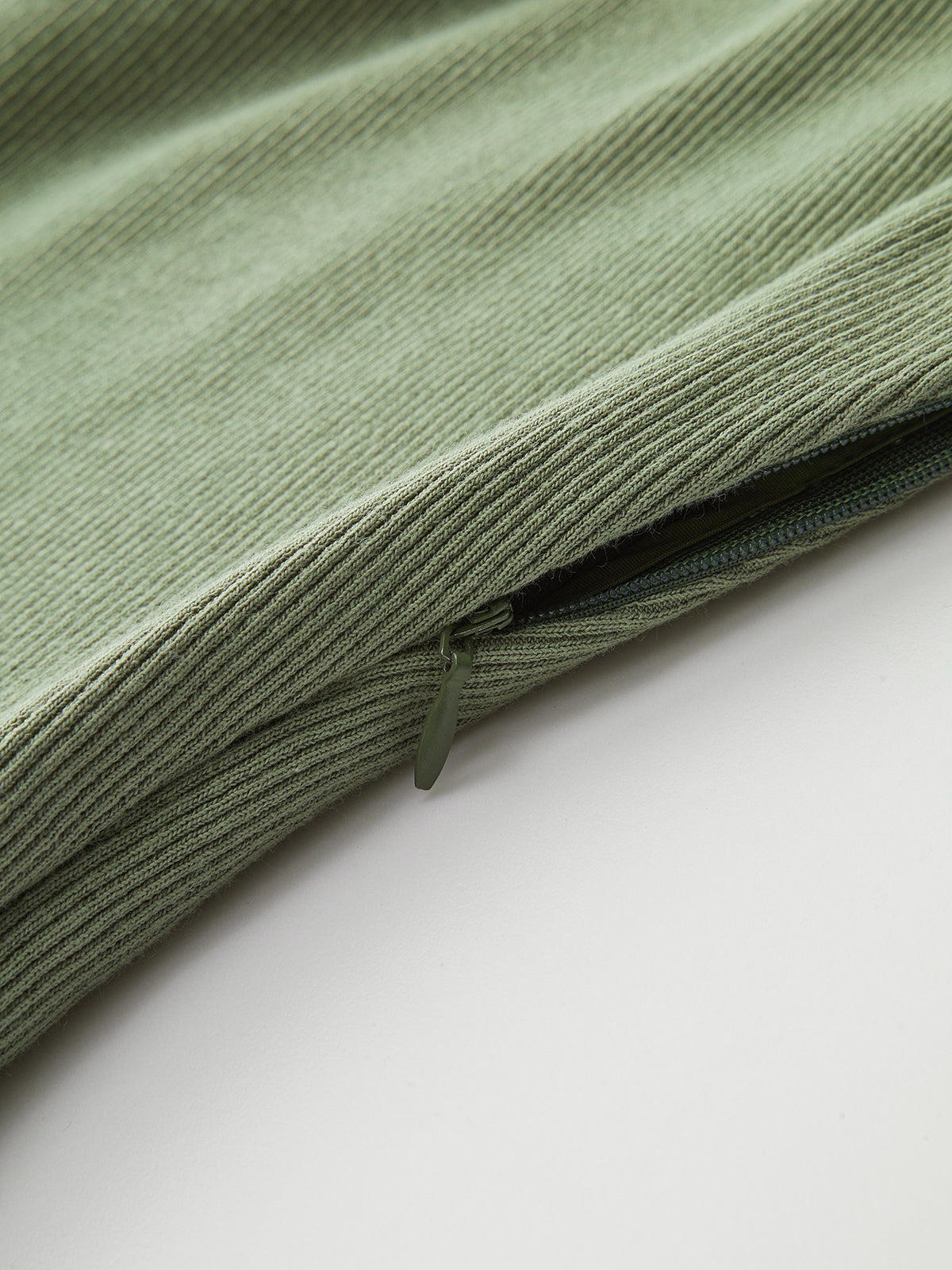Robe longue sans manches volantée avec ceinture en mélange de coton