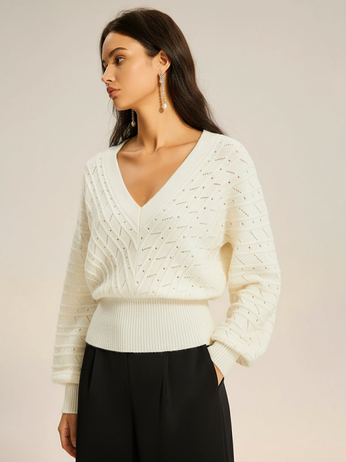 Pull texturé à col en V, manches lanternes et ajours